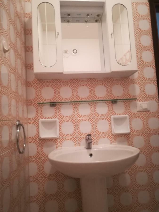Ferienwohnung La Madonnina Vacation Flats Peschiera del Garda Exterior foto