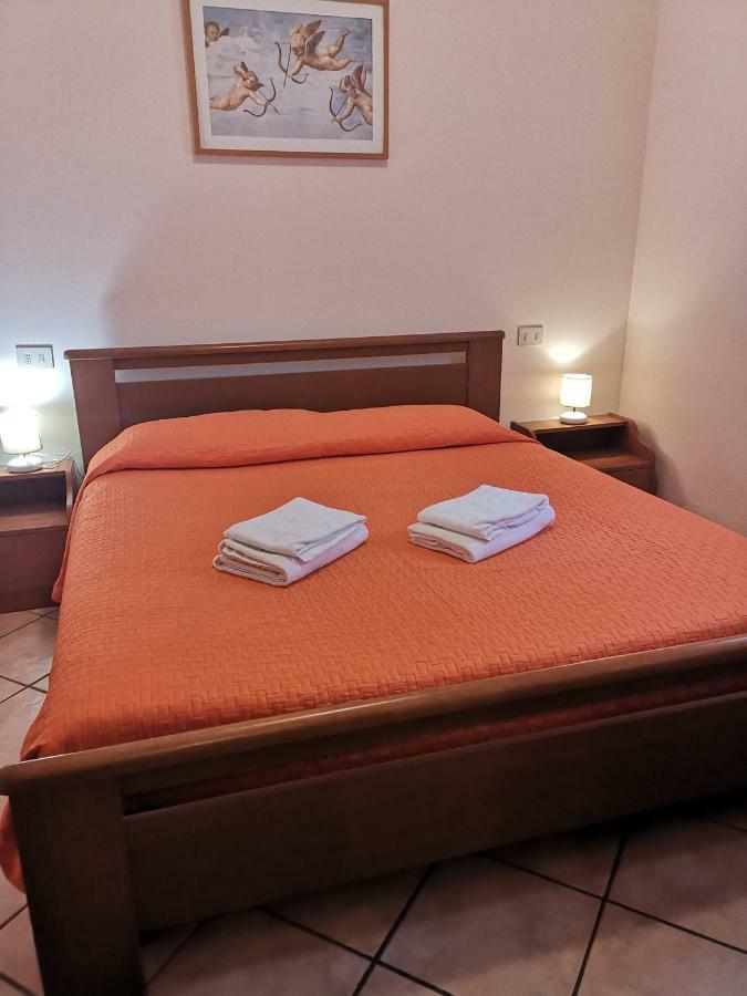 Ferienwohnung La Madonnina Vacation Flats Peschiera del Garda Exterior foto