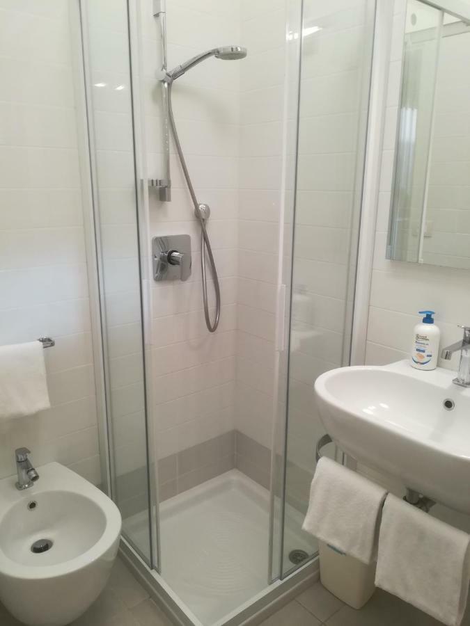 Ferienwohnung La Madonnina Vacation Flats Peschiera del Garda Exterior foto